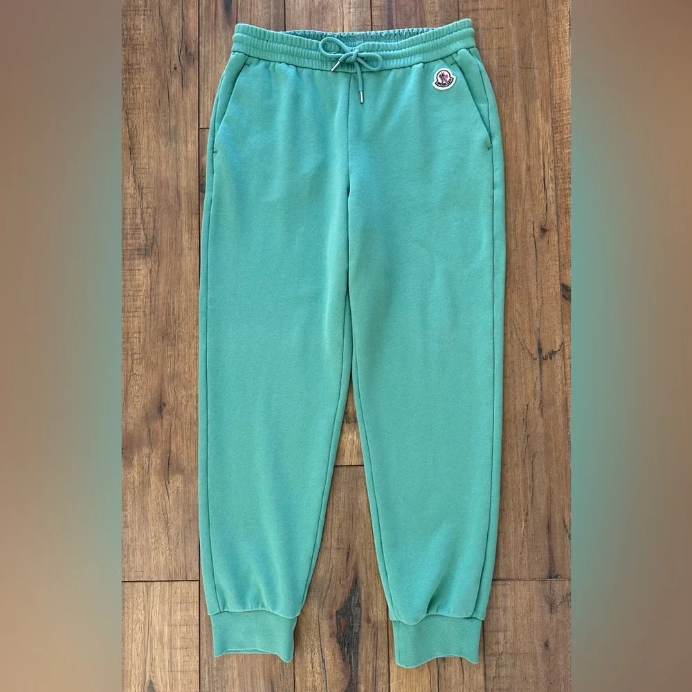 MONCLER Cotton-blend Jersey Sweatpants In Green - size Small
Never worn - Picture 1 of 4